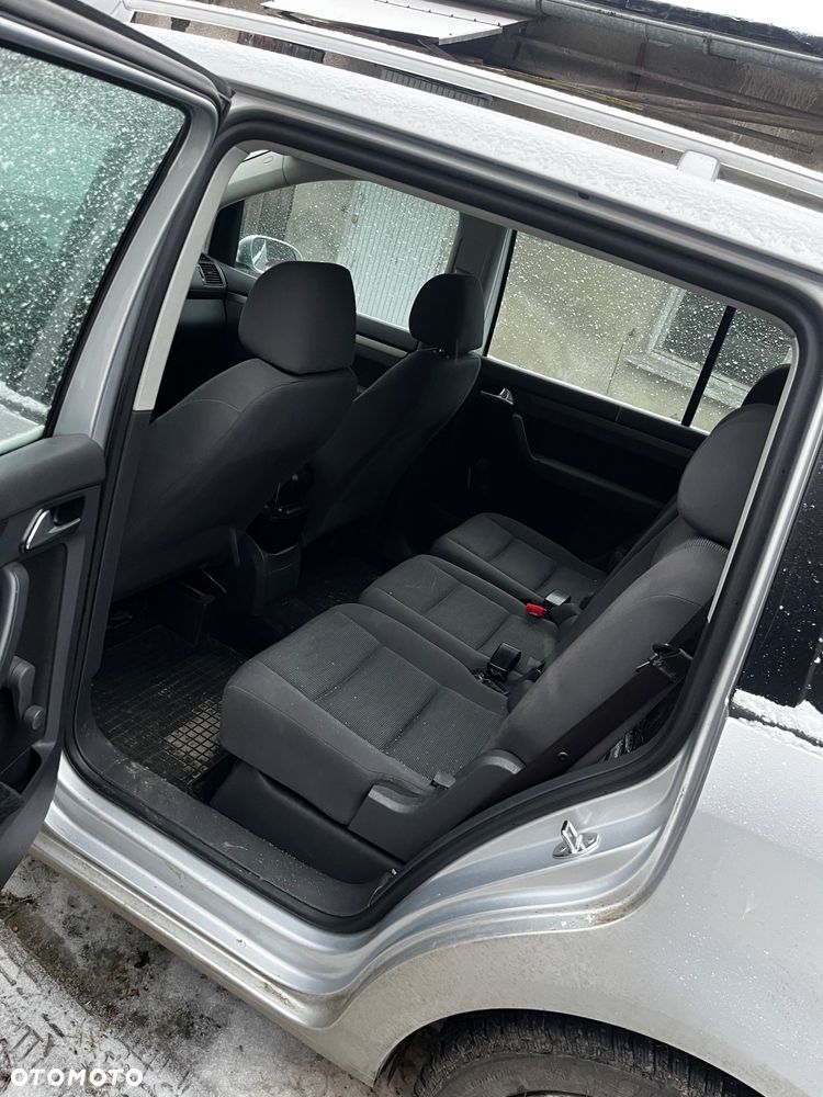 Volkswagen Touran 1.9 TDI DPF Conceptline - 17