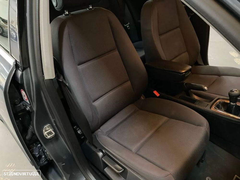 Audi A4 Avant 1.9 TDI m6 - 19