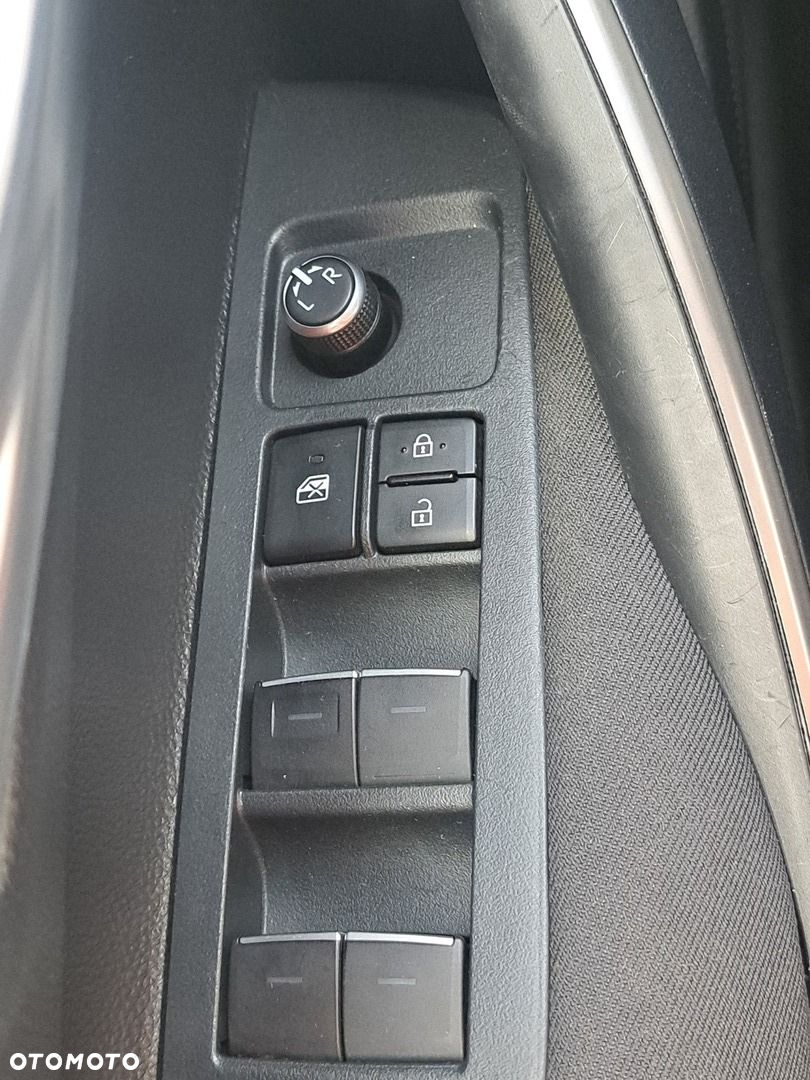 Toyota Corolla - 22