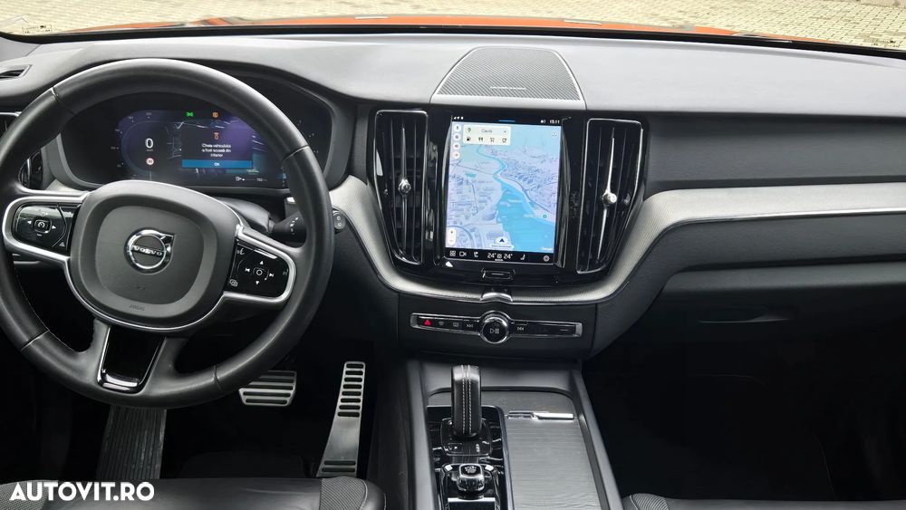 Volvo XC 60 B4 MHEV R-Design - 32