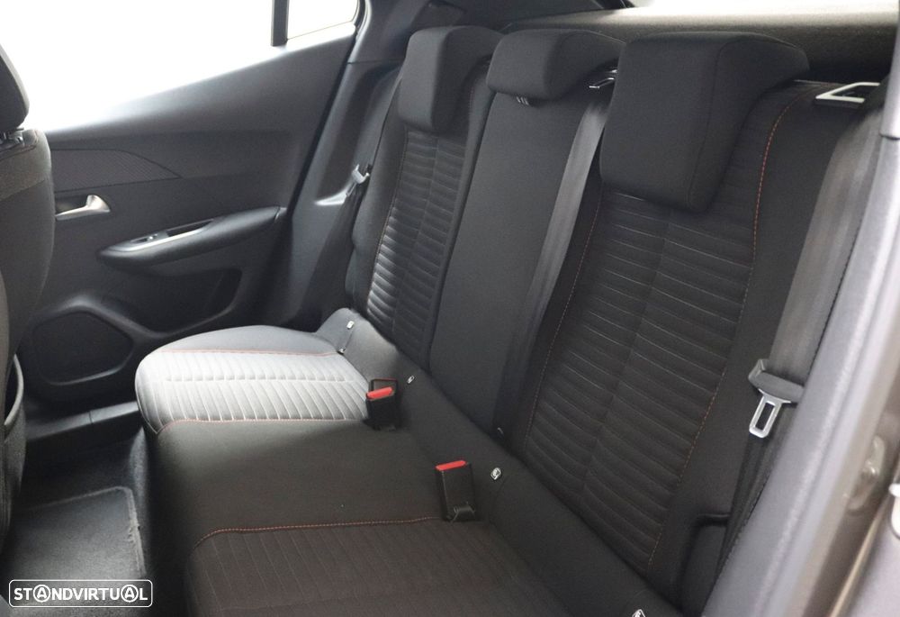 Peugeot 2008 1.2 PureTech Active Pack - 32
