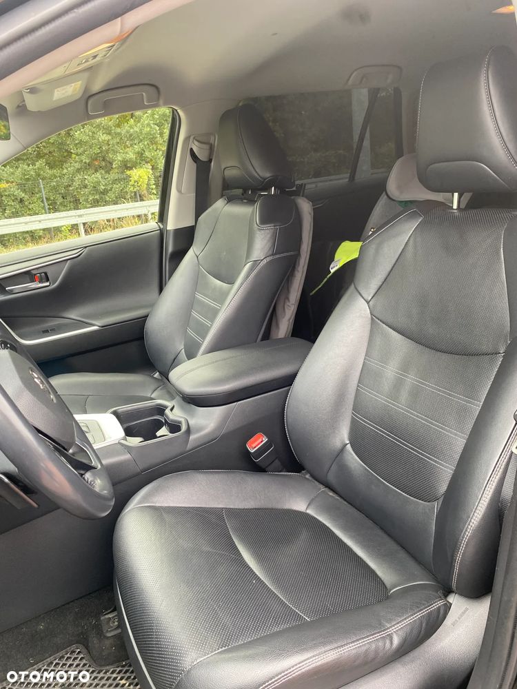 Toyota RAV4 - 8