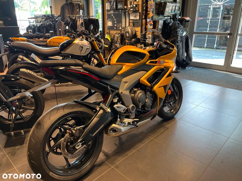 Triumph Daytona - 17