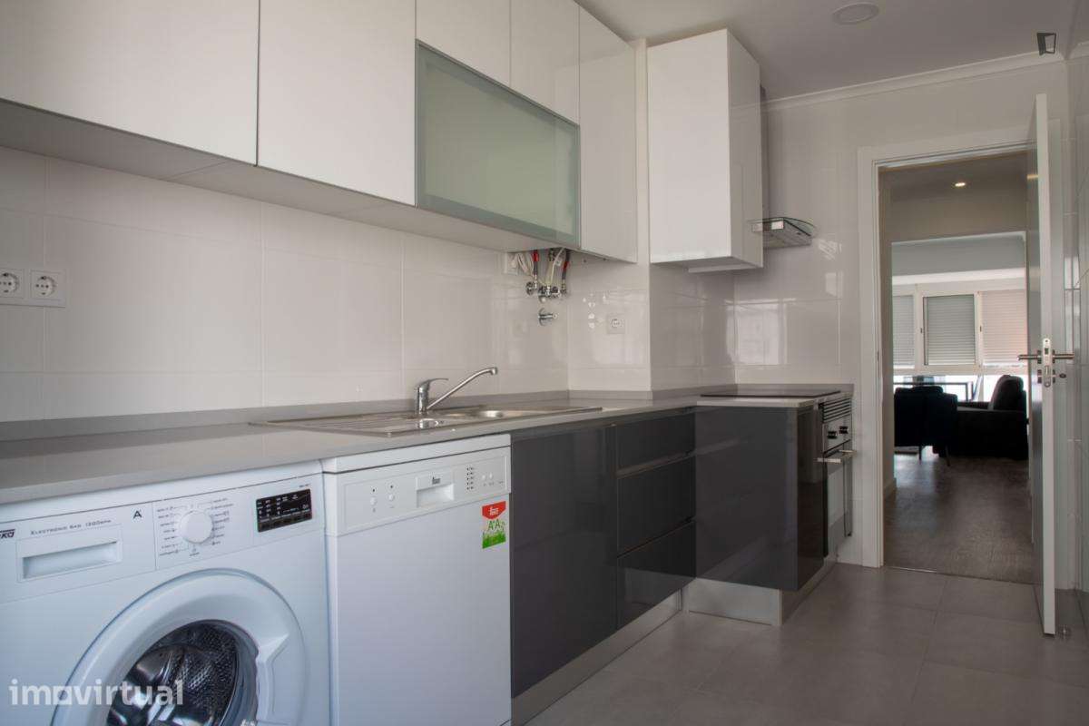 Apartamento com 3 quartos - localizado em Benfica Lisbon - Grande imagem: 3/12
