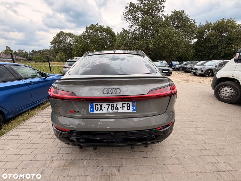 Audi Q8 Sportback e-tron 55 quattro S line - 11