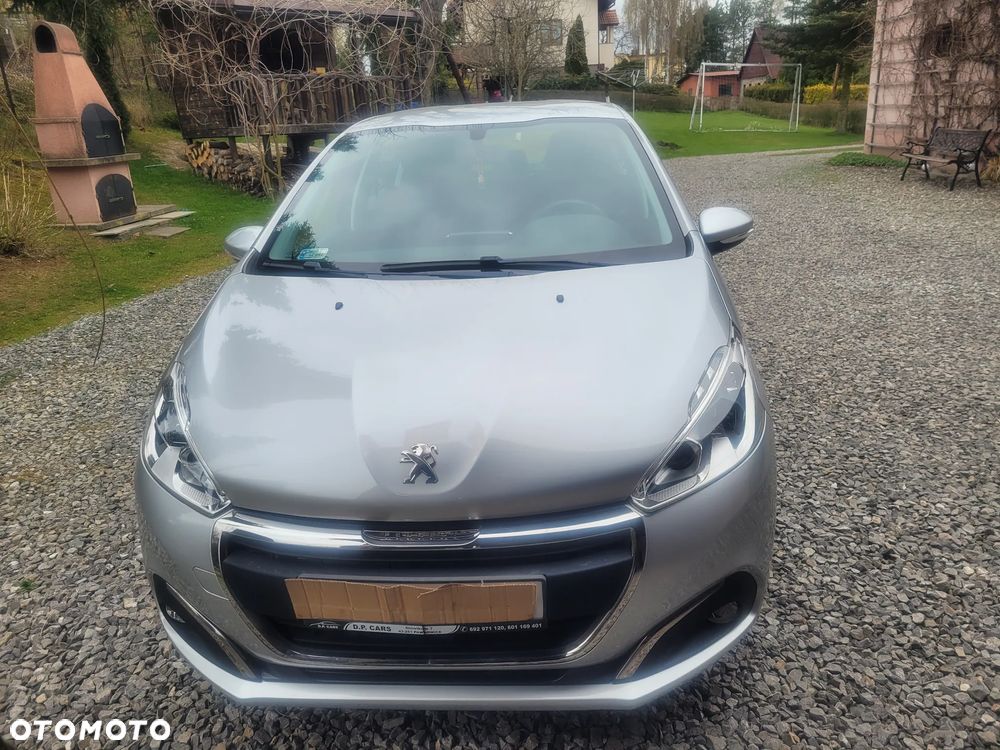 Peugeot 208 - 5