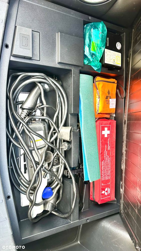 Mitsubishi Outlander 2.0 4WD Plug-In Hybrid - 15