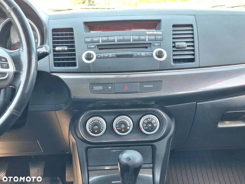 Mitsubishi Lancer 1.8 Intense - 27