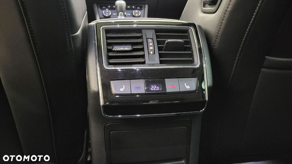Skoda Superb 2.0 TDI L&K DSG - 22