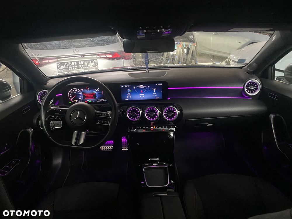 Mercedes-Benz Klasa A 250 e PHEV AMG Line 8G-DCT - 11