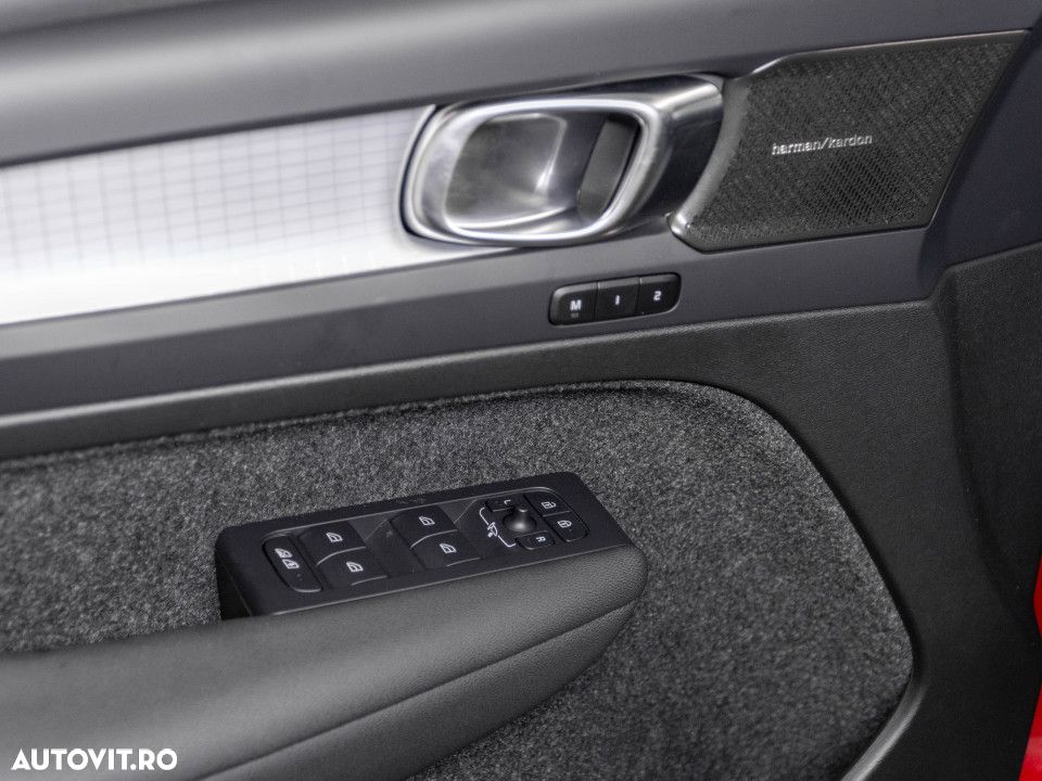 VOLVO XC40 2023 — imagine 19