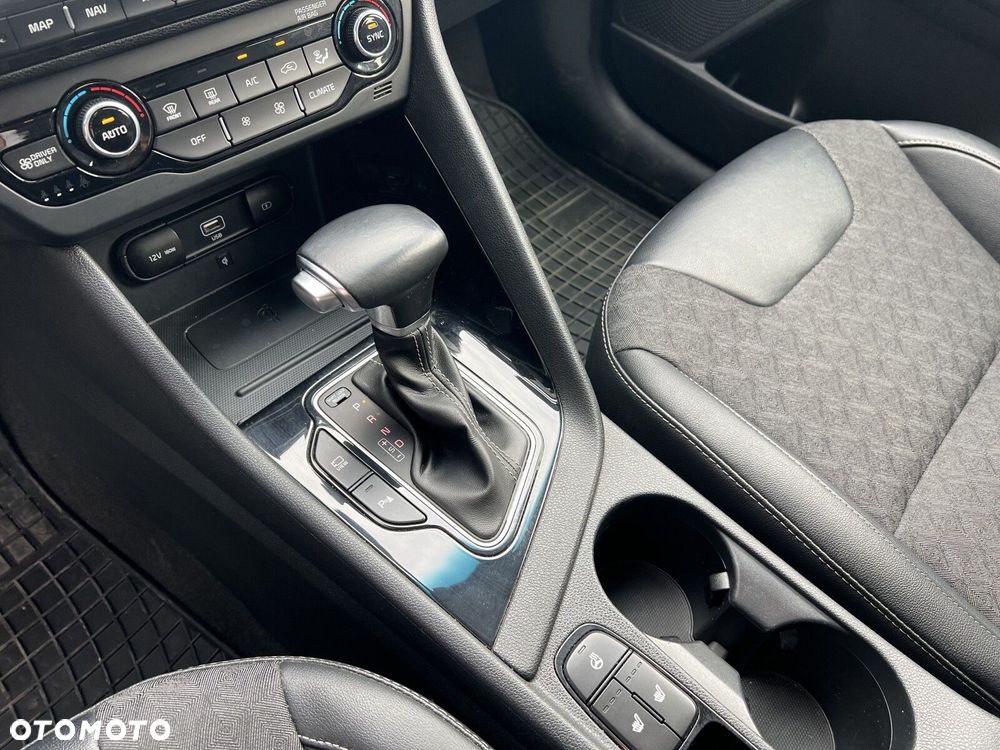 Kia Niro 1.6 GDI Hybrid L Business Line - 12