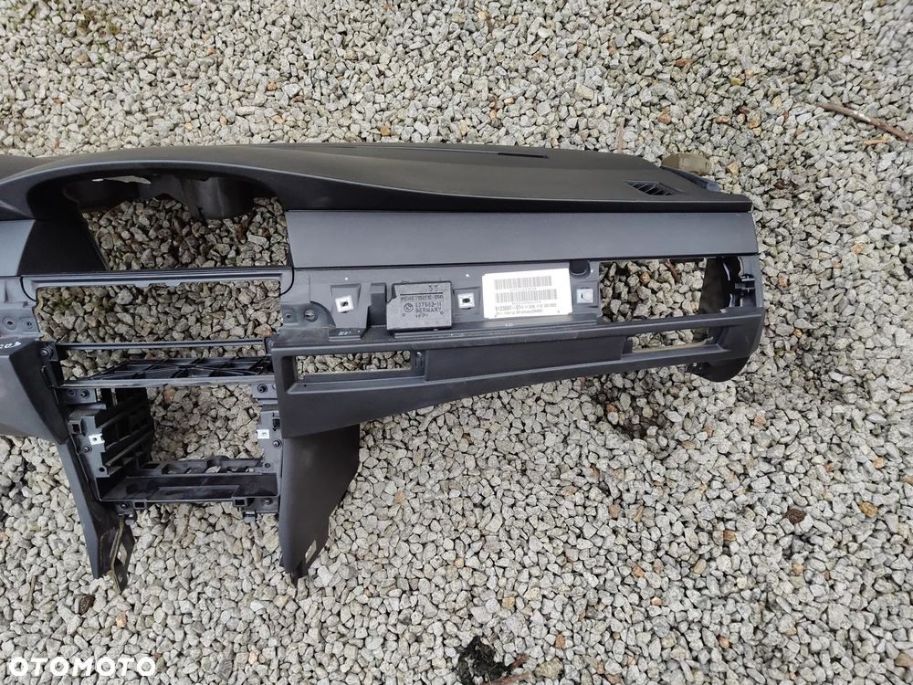 BMW E60 E61 DESKA KONSOLA kokpit czarna Igła Europa - 3