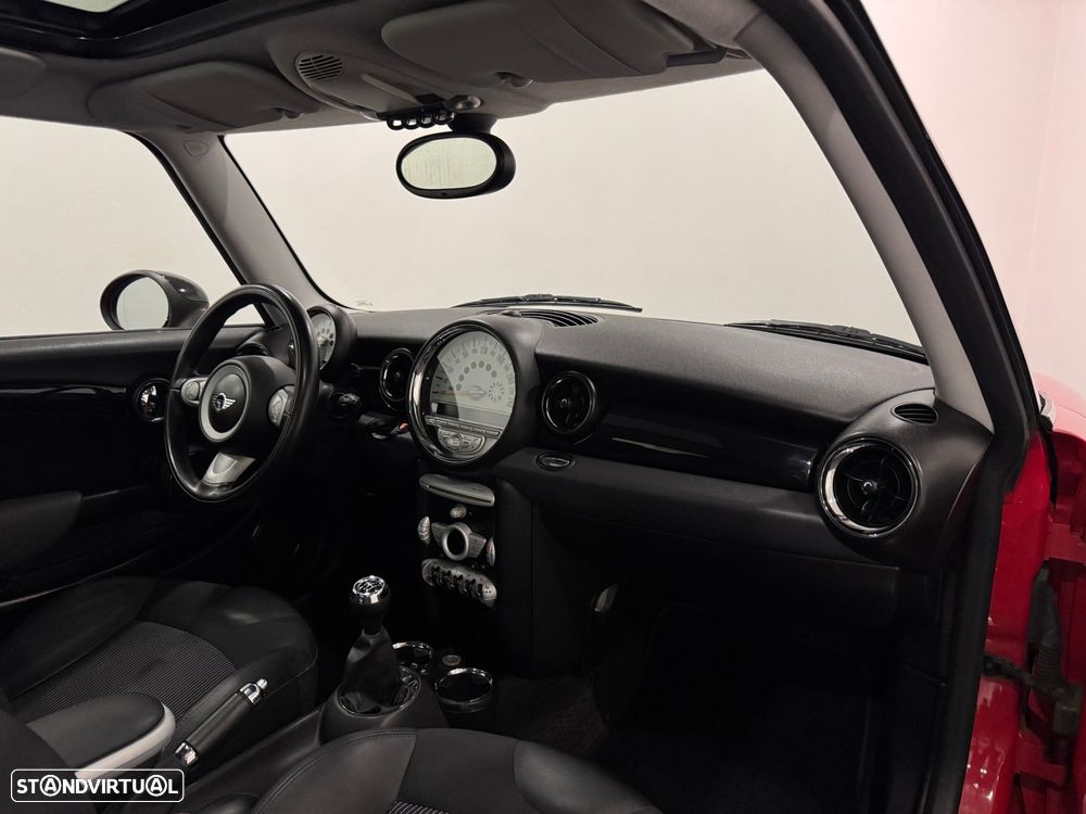 MINI 3 Portas Cooper D - 25
