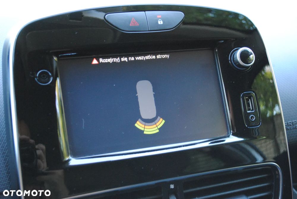 Renault Clio 1.2 16V 75 LIMITED - 12