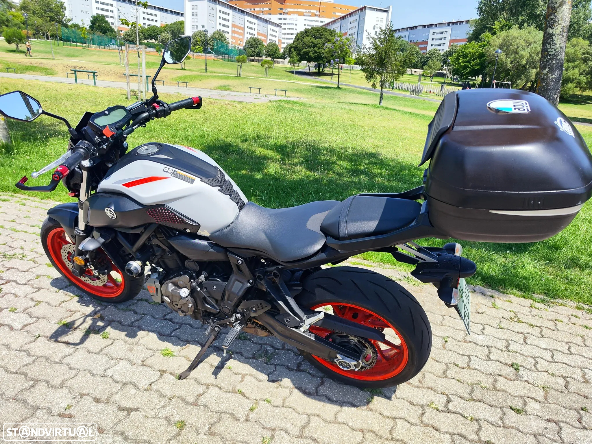 Yamaha MT-07 abs - 9