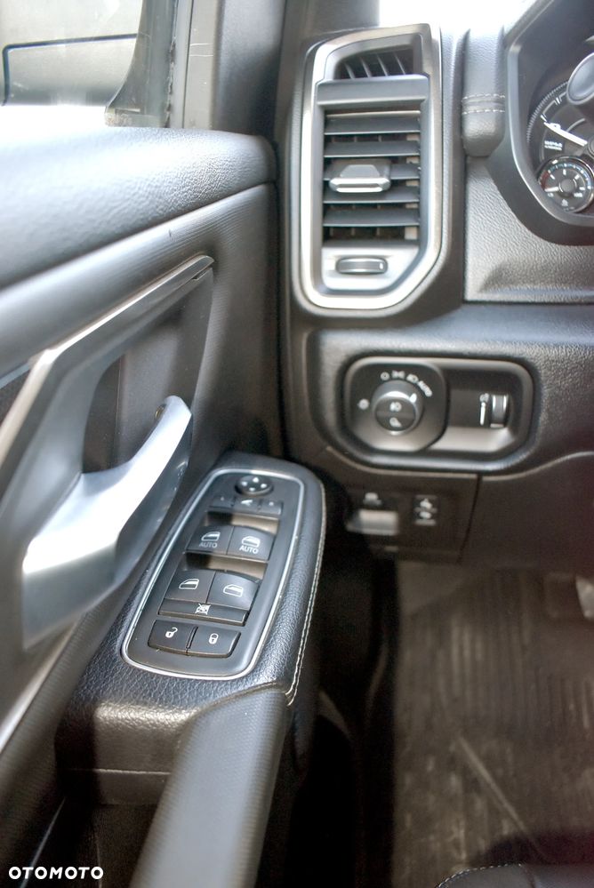 Dodge RAM - 26