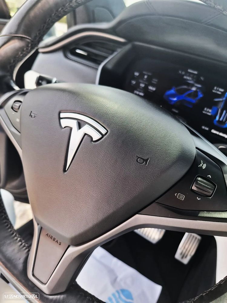 Tesla Model X 100D - 15