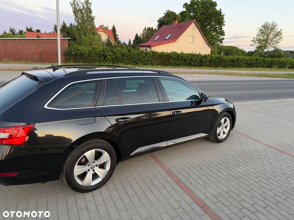 Skoda Superb 2.0 TDI Sportline - 20