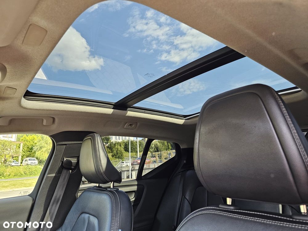 Volvo XC 40 D4 AWD Momentum Pro - 15