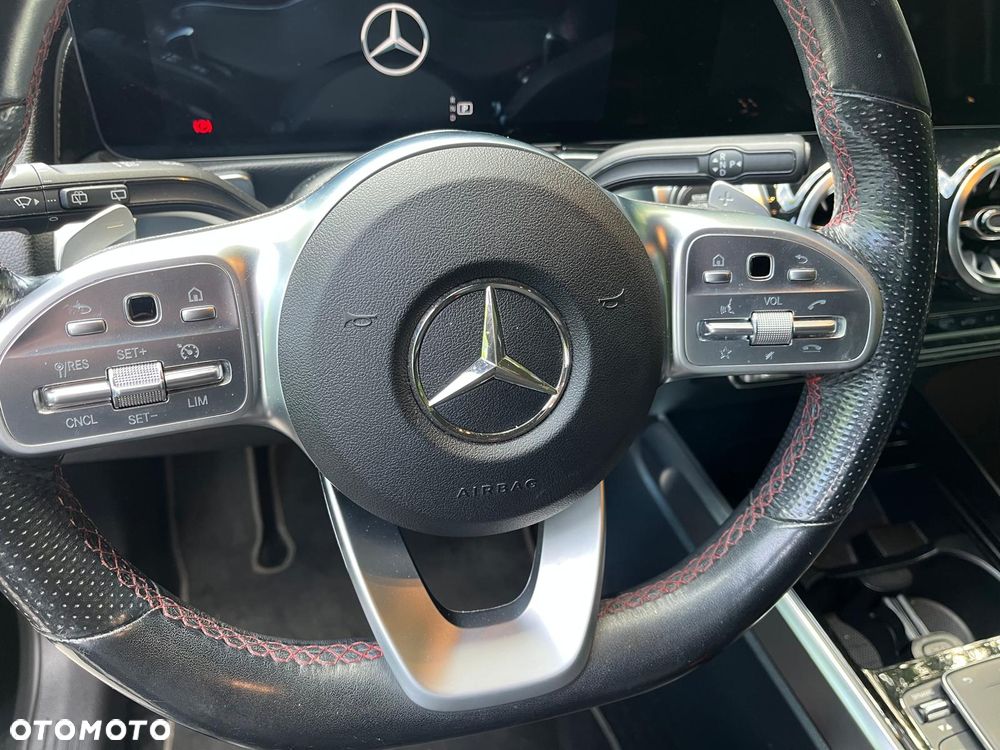 Mercedes-Benz GLB 250 4-Matic AMG Line 8G-DCT - 10
