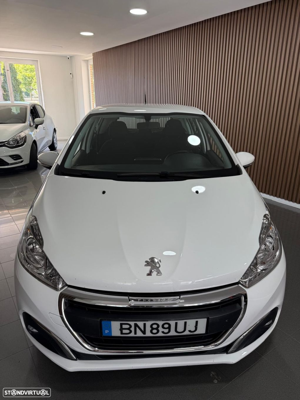 Peugeot 208 - 4