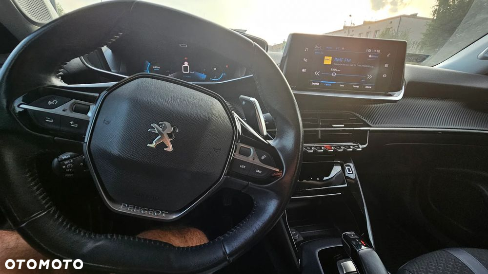 Peugeot 2008 1.2 PureTech Allure S&S EAT8 - 15