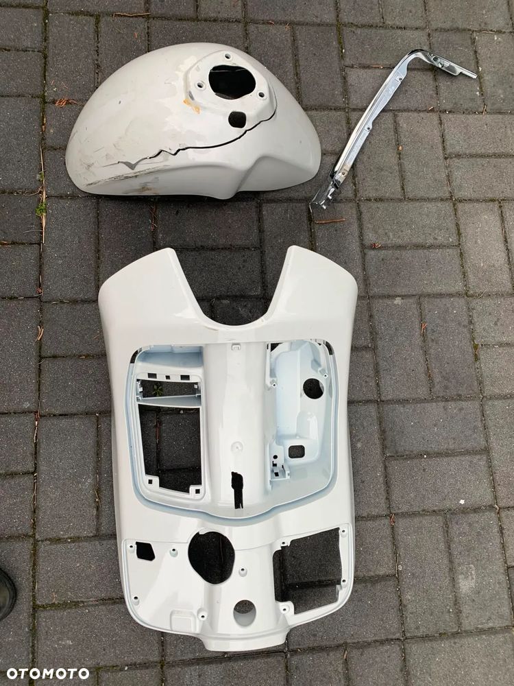 Piaggio Vespa kokpit błotnik osłona listwa - 1