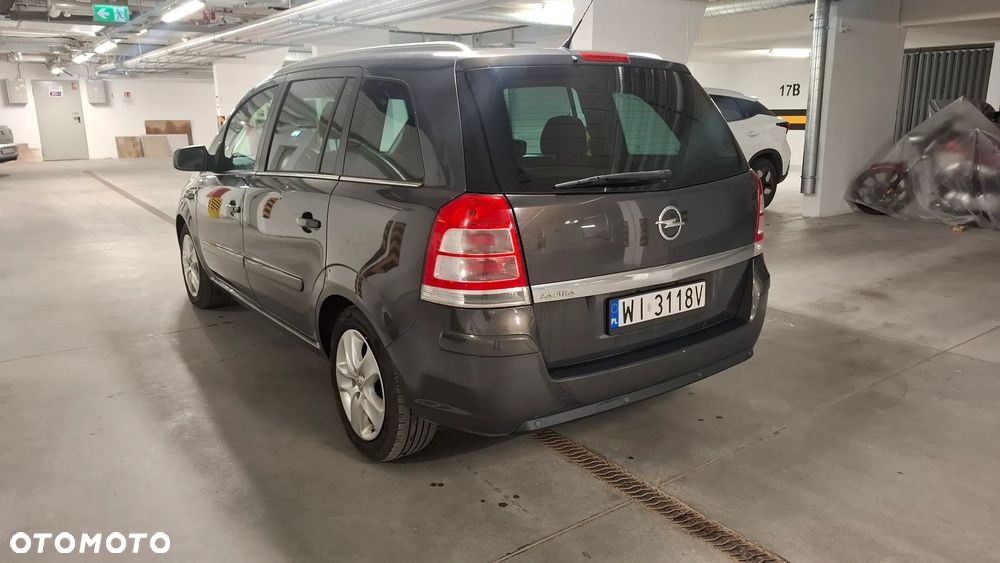 Opel Zafira 1.6 - 4