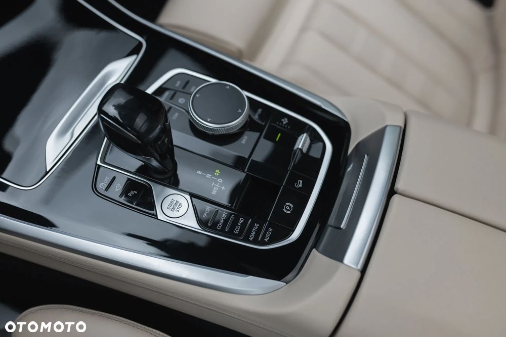 BMW X7 xDrive40i mHEV - 23