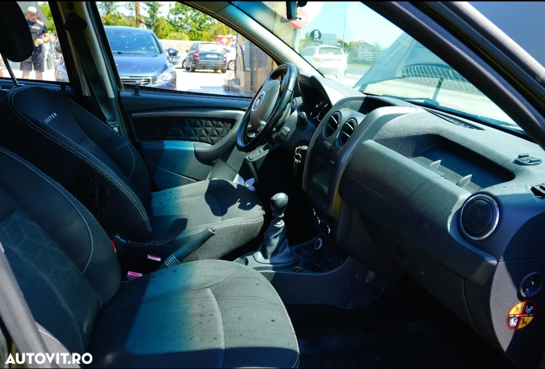 Dacia Duster 1.6 4x4 Laureate - 6