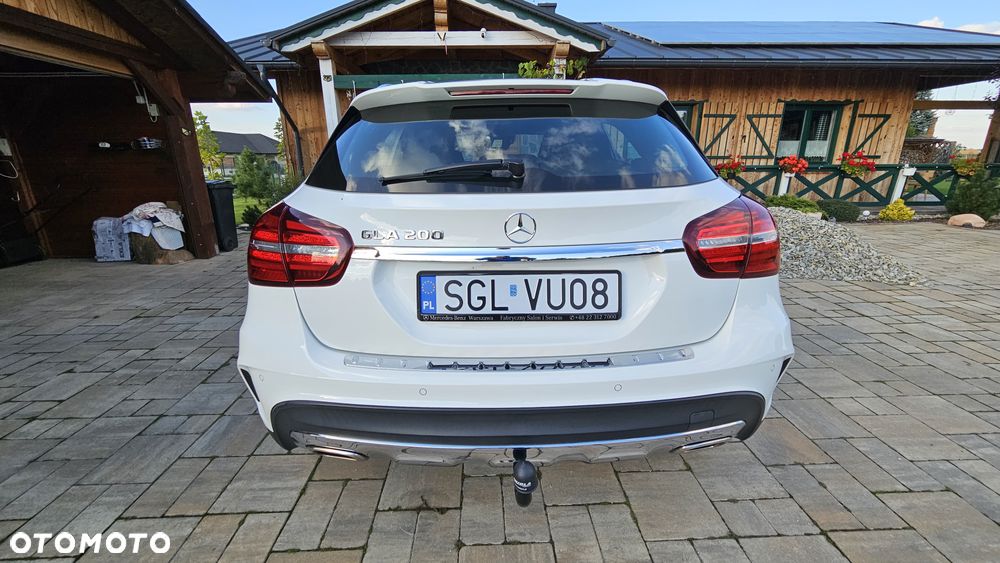 Mercedes-Benz GLA 200 7G-DCT AMG Line - 3