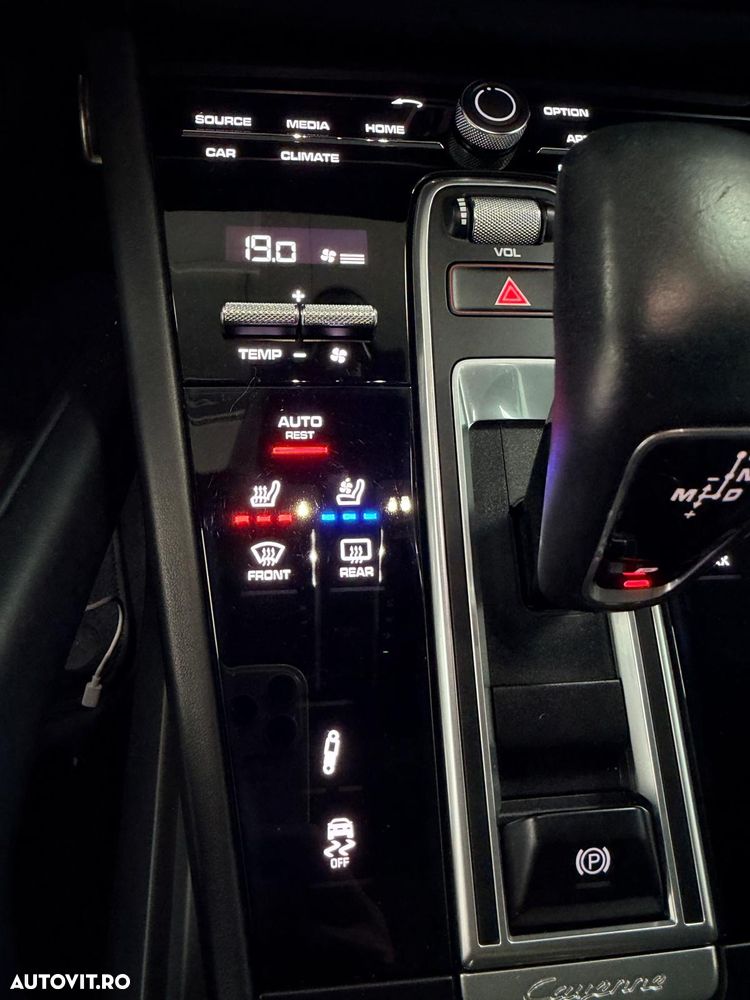 Porsche Cayenne S - 29