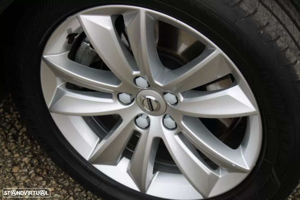 Volvo V60 2.0 B4 Momentum Core Geartronic - 4