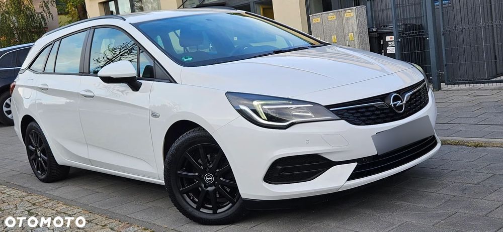 Opel Astra 2020 photo 2