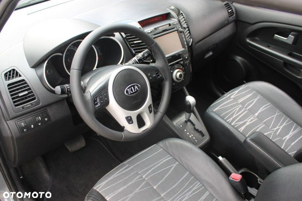 Kia Venga - 11