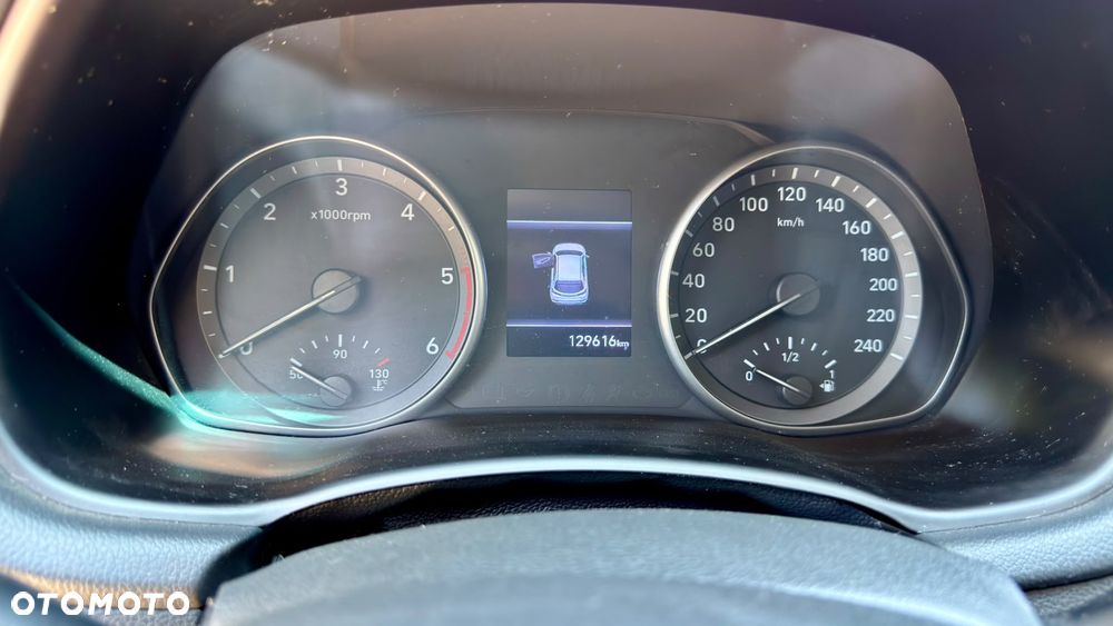 Hyundai i30 1.6 D Comfort DCT - 38