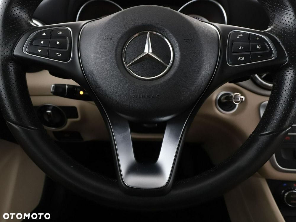 Mercedes-Benz CLA 200 7G-DCT Urban - 22