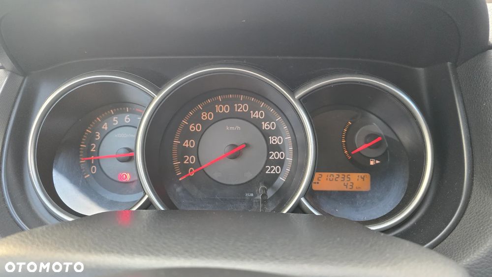 Nissan Tiida 1.6 Acenta - 8