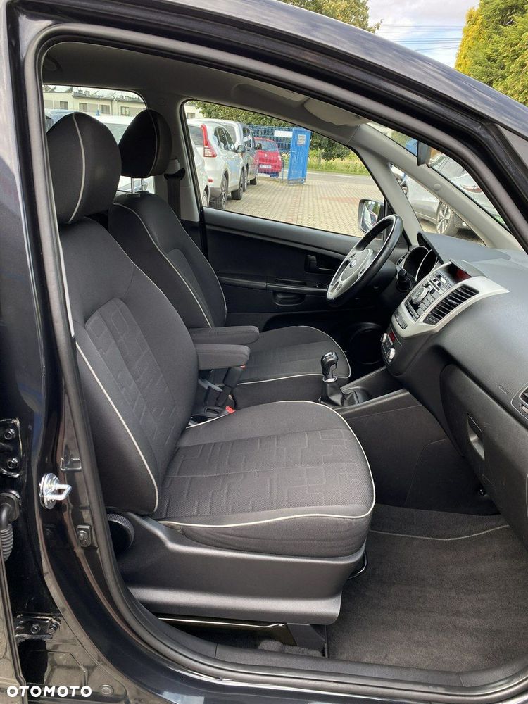 Kia Venga - 16