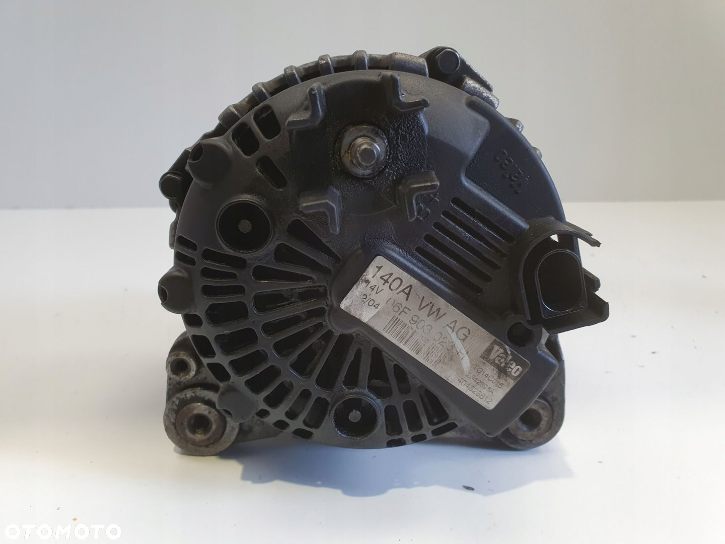 Audi A4 B7 2.0 TDI ALTERNATOR 06F903023H valeo 140A - 4