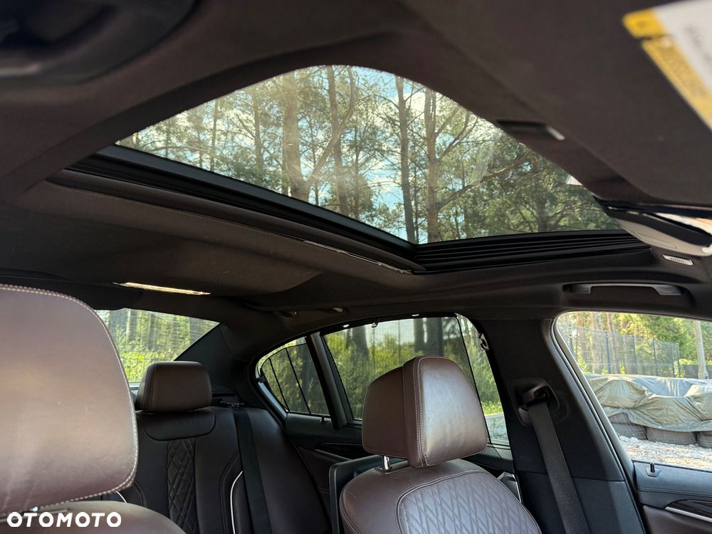 BMW Seria 5 530i Luxury Line - 24