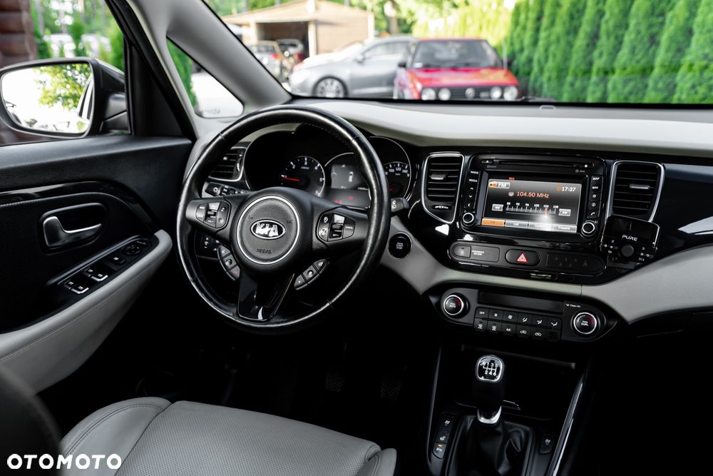 Kia Carens 1.7 CRDi L 7os - 27