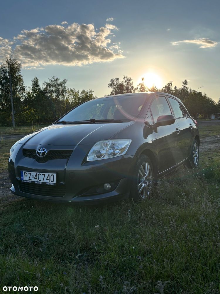 Toyota Auris 1.6 VVT-i Terra - 2
