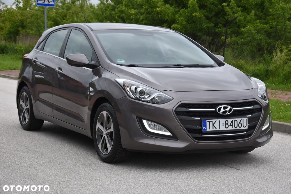 Hyundai i30 blue 1.6 GDI YES Gold - 2