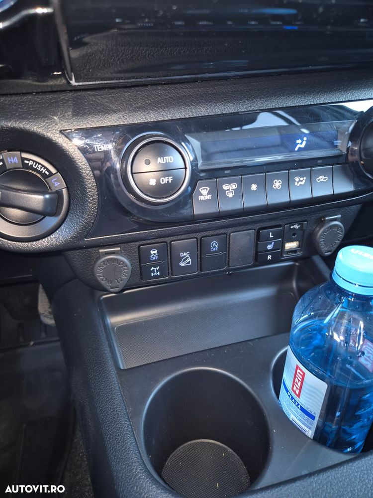 TOYOTA Hilux 2023 — imagine 12