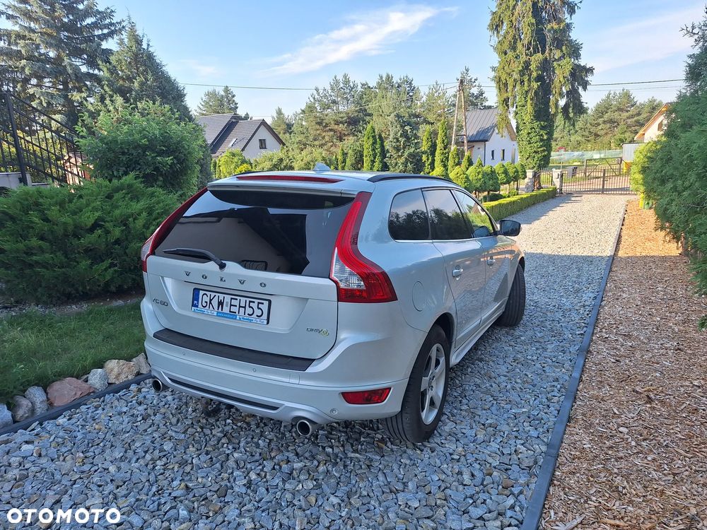Volvo XC 60 D4 R-Design - 12