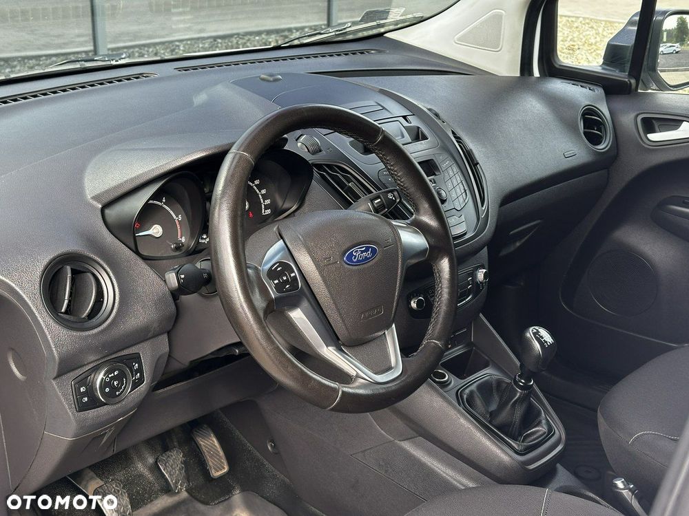 Ford Transit Courier - 9