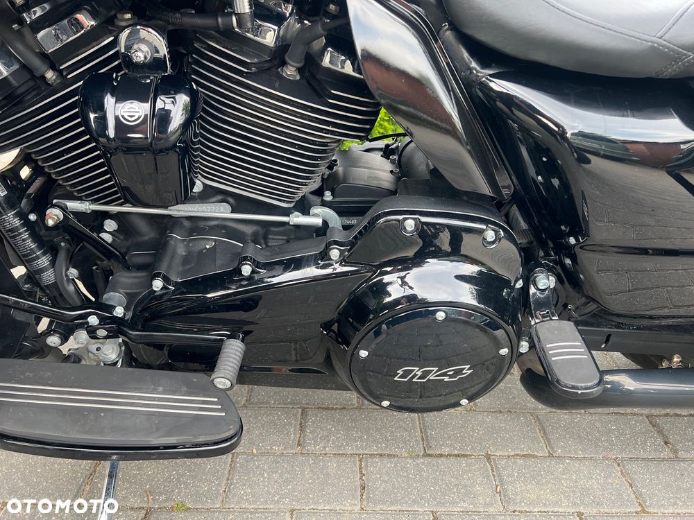 Harley-Davidson Touring Road Glide - 24