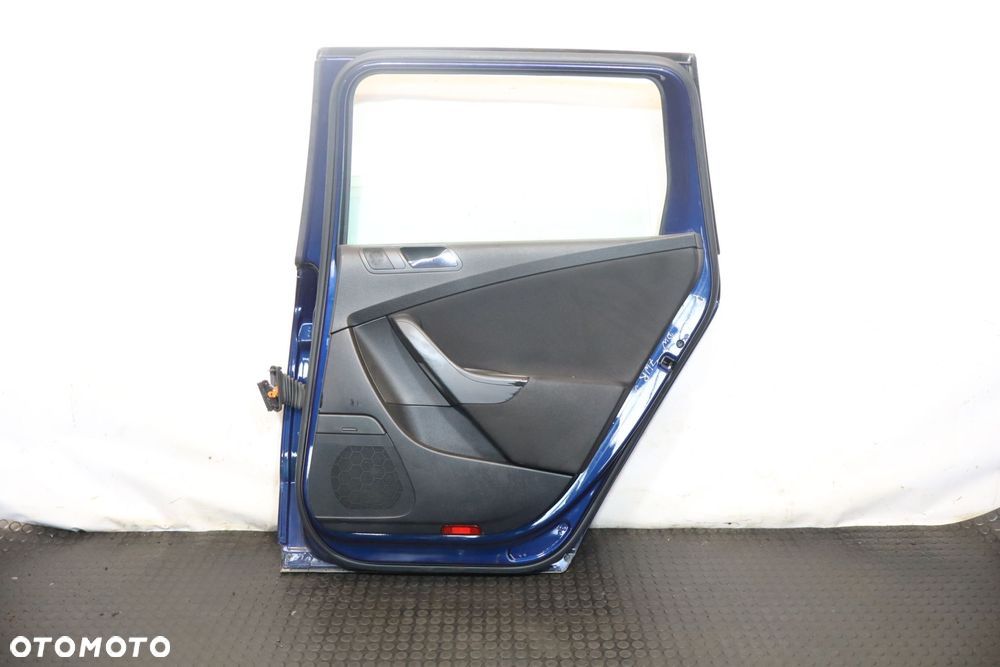 DRZWI PRAWY TYŁ VOLKSWAGEN PASSAT B6 KOMBI LD5Q - 3